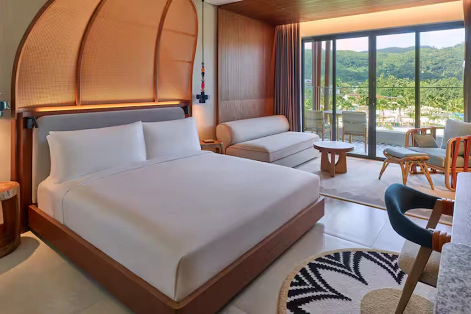 Room with king bed and garden view