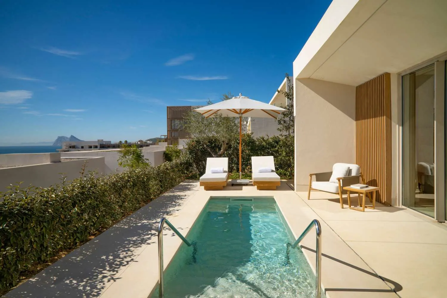 Habitación Signature vista mar piscina suite 190m2