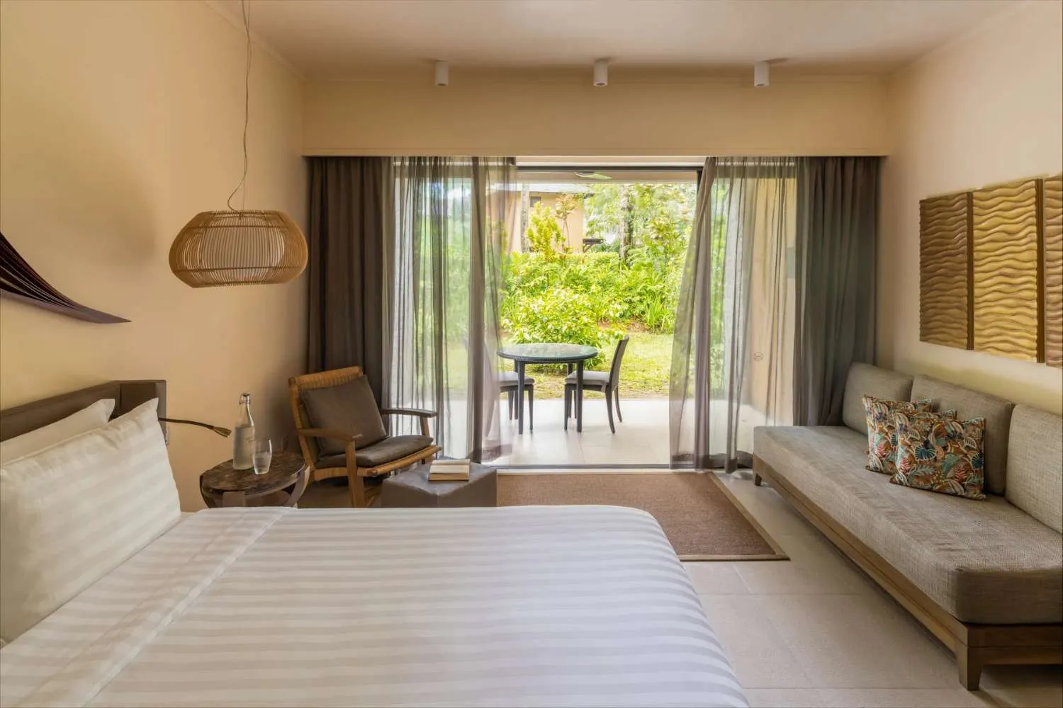 Tropical Room – Garden View