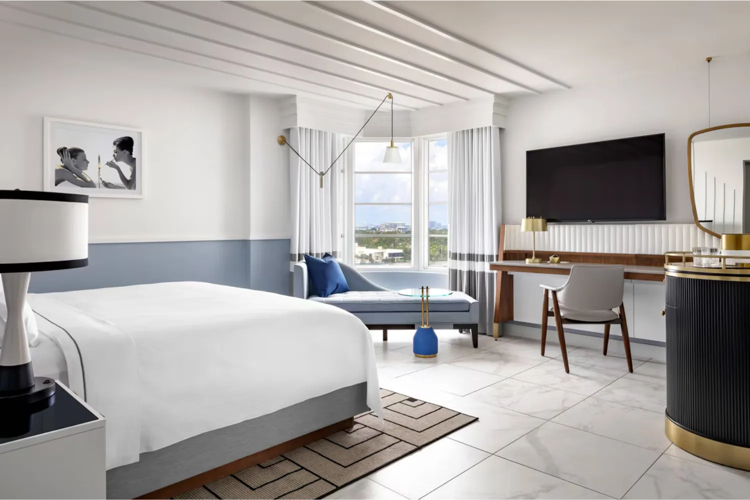 Bedroom – King Size Bed