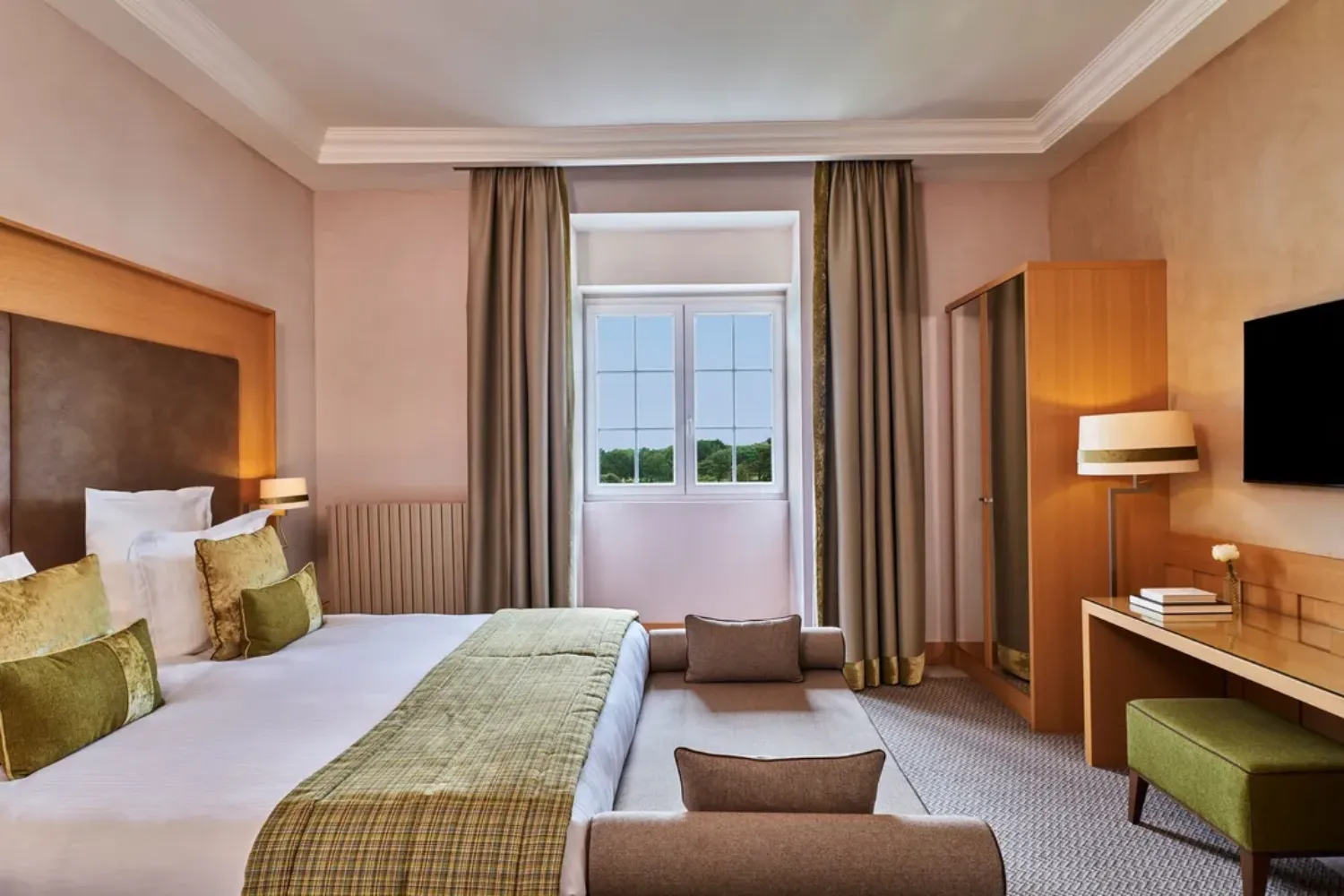 Communicating Deluxe Rooms