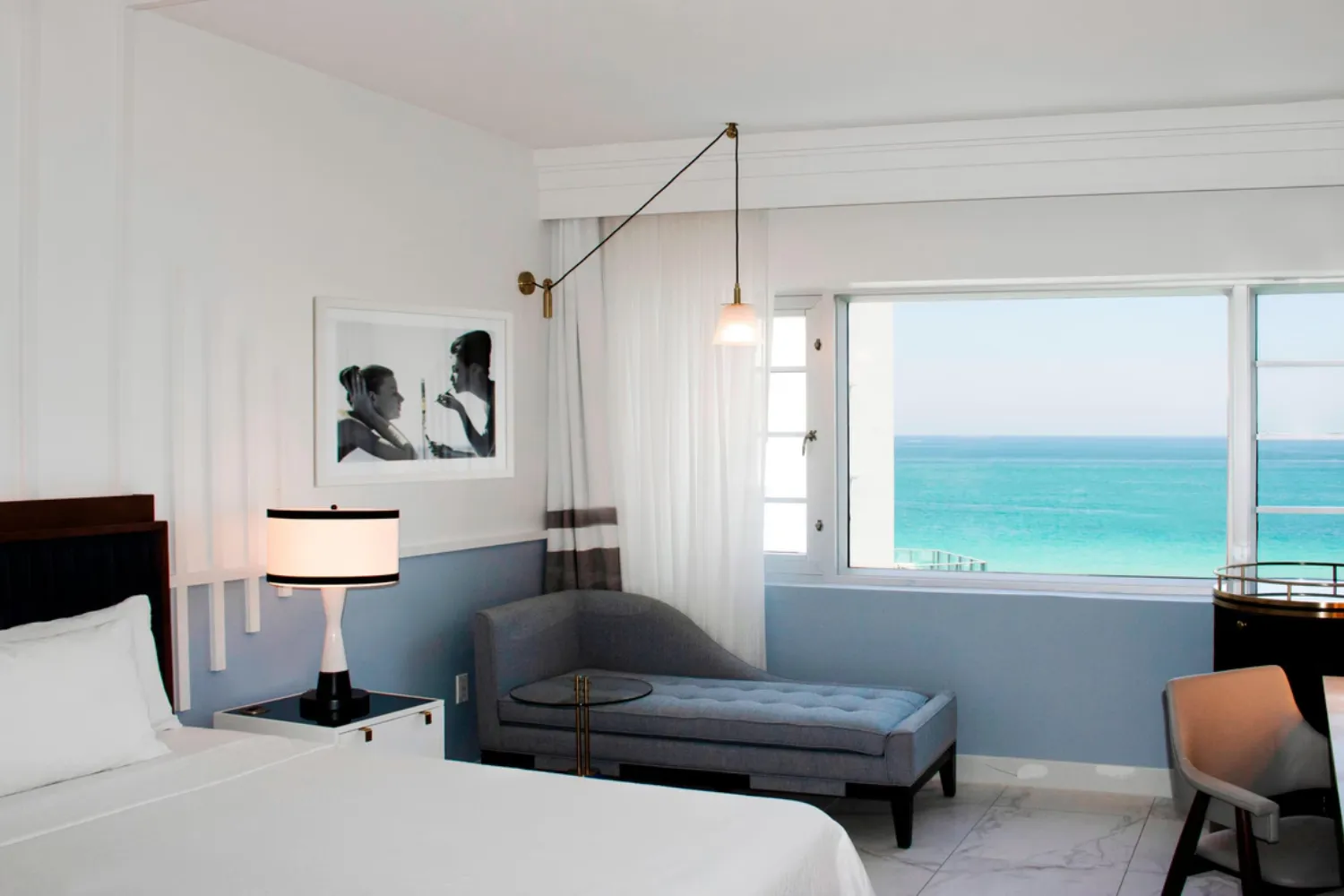 Bedroom – King size bed – Ocean view