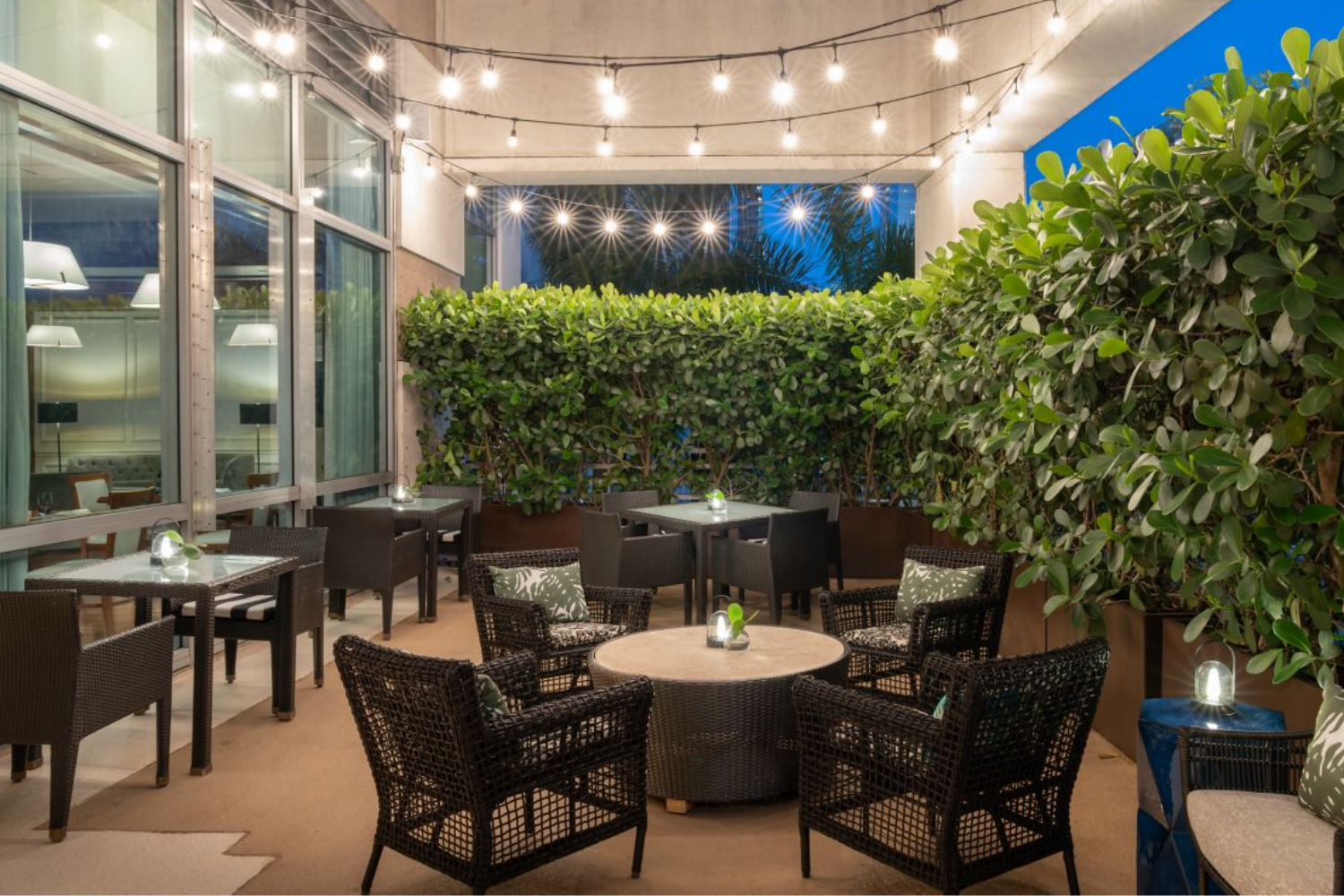 La Terraza Cafe & Bar